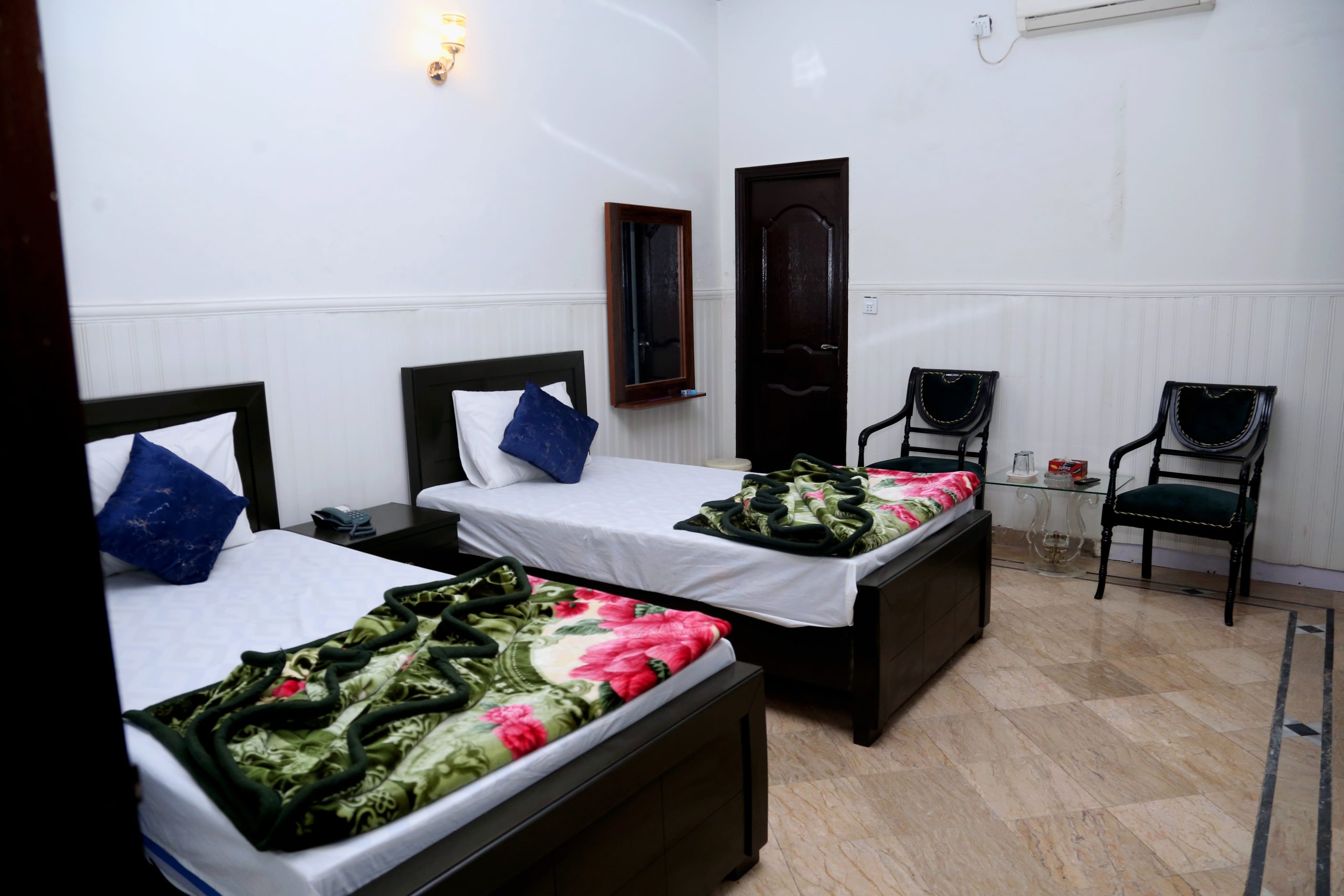 Twin Sharing Room In Hotel Lahore